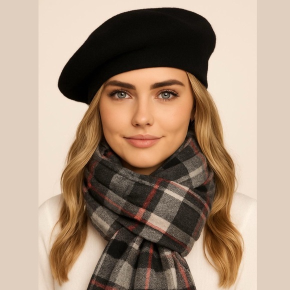 Boutique Accessories - Beret in Black or Cream O/S (fits most)